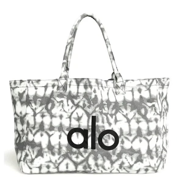 ALO Yoga Handbags - Alo Yoga Shopper Tote